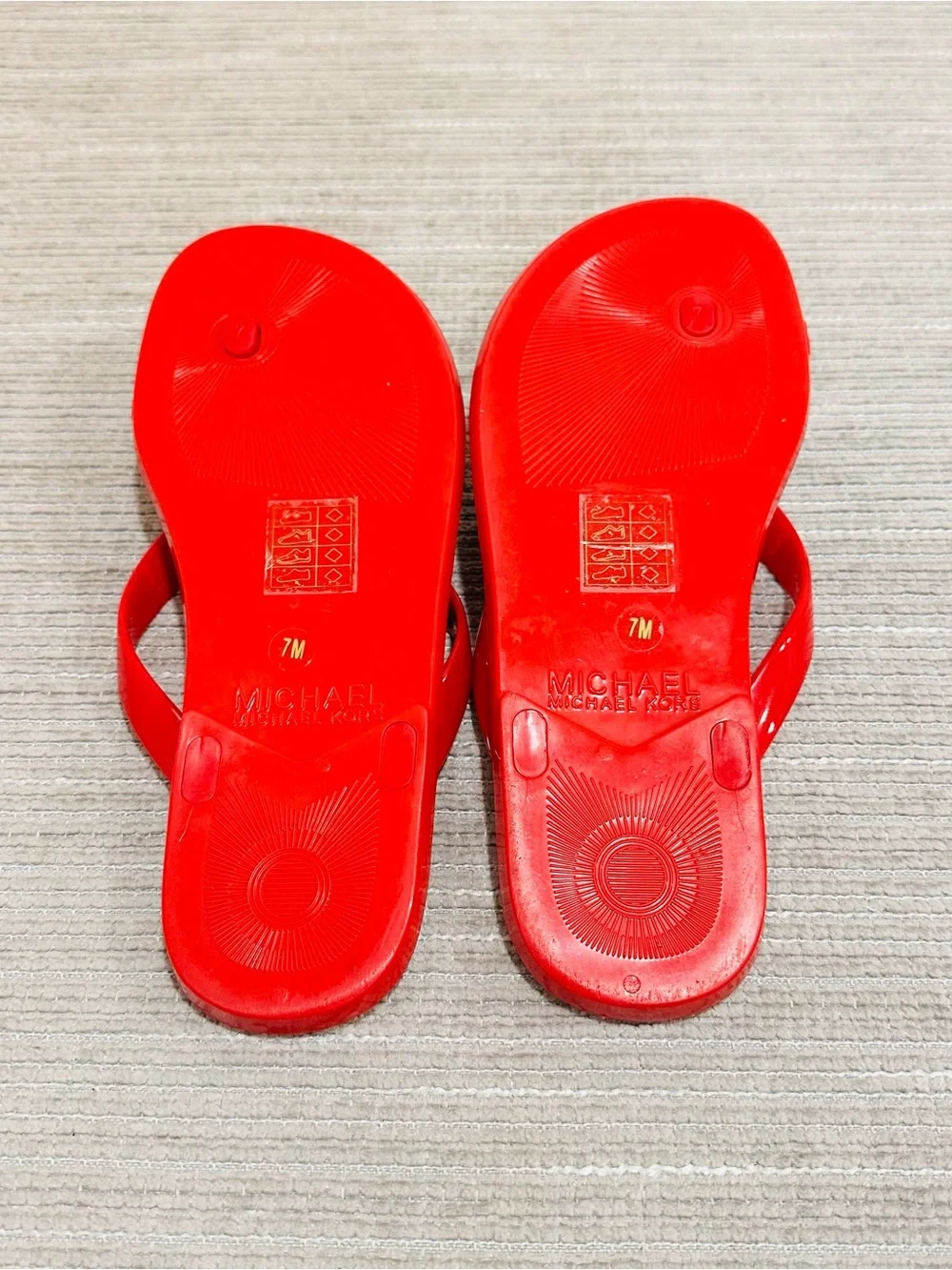 Michael Kors Women Sandal Size 7M Red Stripes Jelly Thong Slide Flip Flop